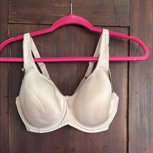 Wacoal Cream Full-Coverage Bra with Molded Cups